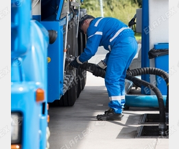 Fuel delivery at the petrol station